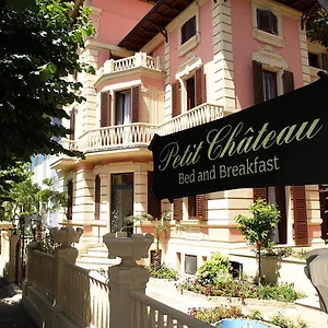 Petit Chateau Bed and breakfast