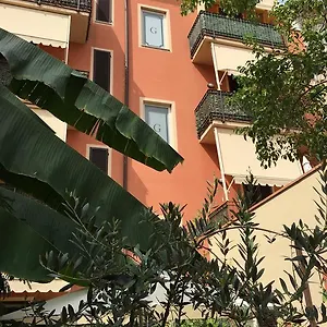 Gloria Apartahotel